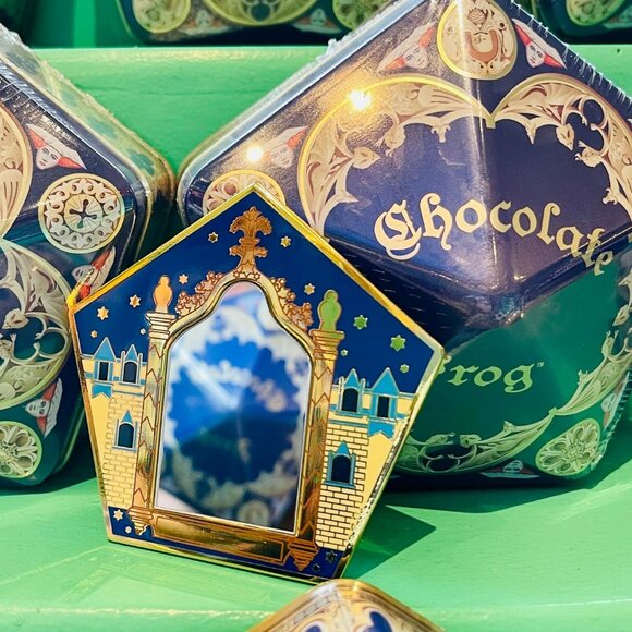 Loungefly The Harry Potter Collector 3" Chocolate Frog Limited NIB - Picture 3 of 3